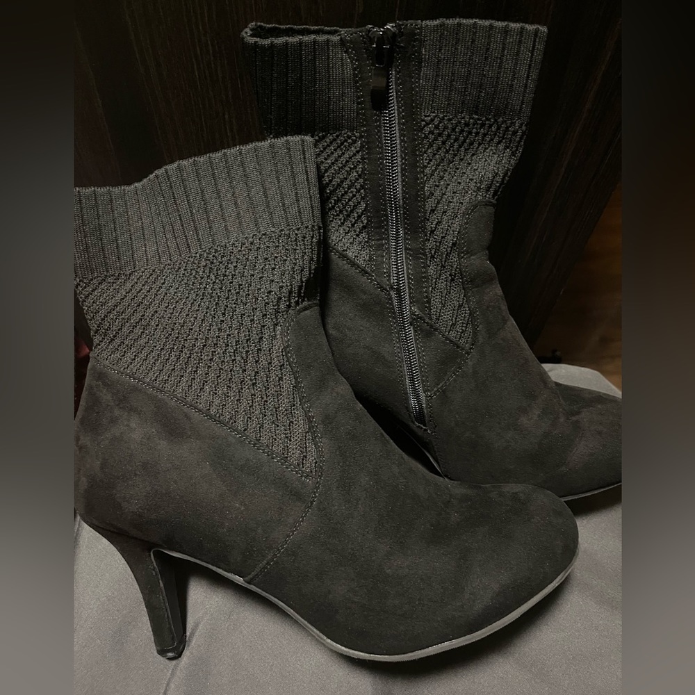 Suede Sock heel booties♥️